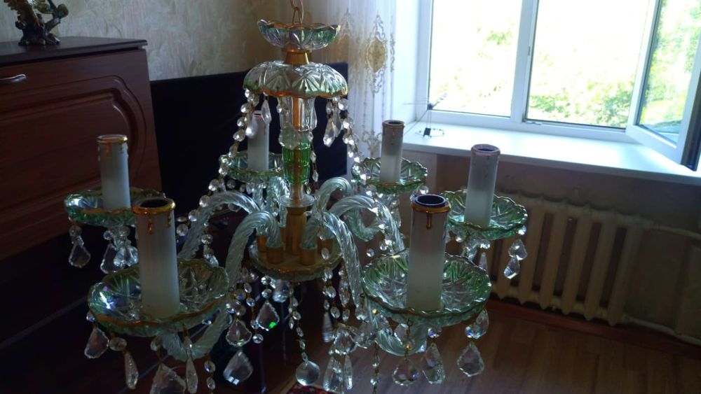 Продам Люстру Хрустальную