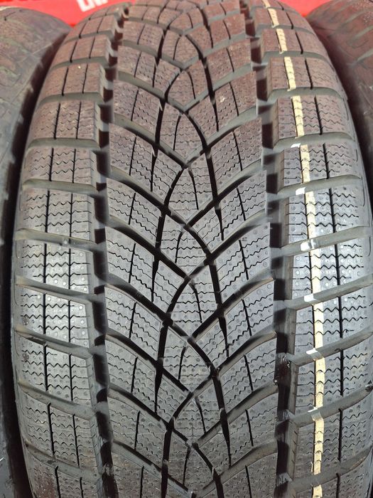 Anvelope de IARNA - 215/55/18 - GoodYear - NOI - DOT 2020 !