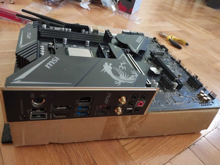 AMD Ryzen 9 5900X + MSI B550 Gaming Edge Wi-Fi