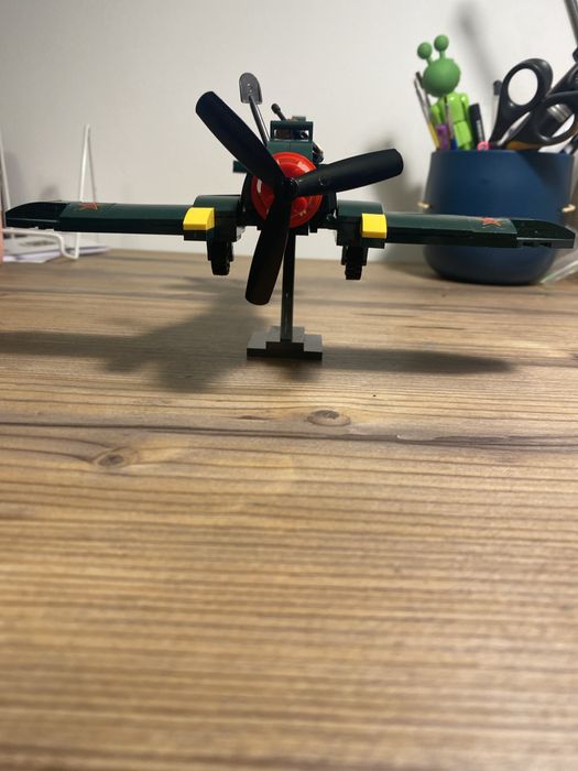 Продаю самалёт из лего sluban