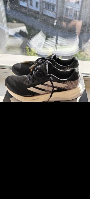 Продам кроссы adidas
