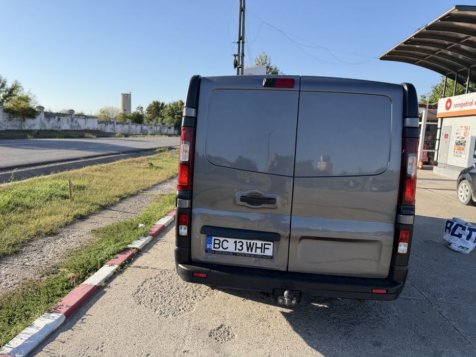 Renault Trafic 6 locuri