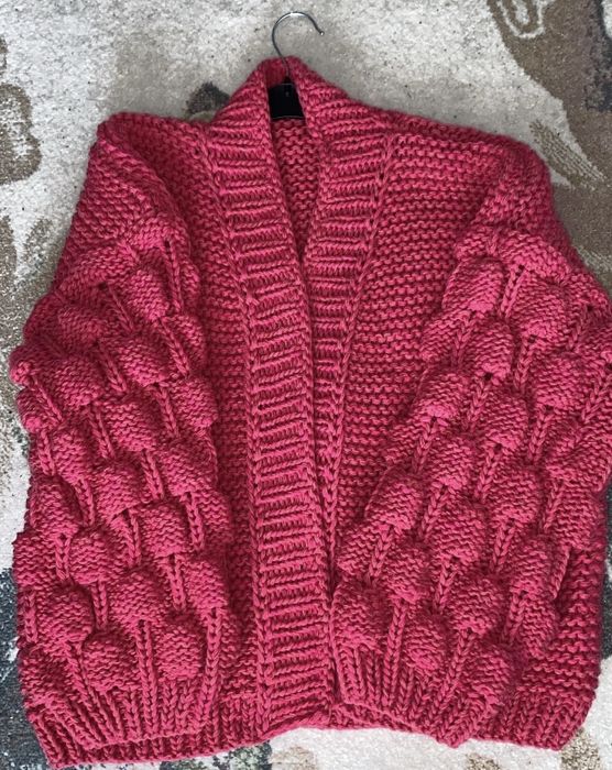 Pulover lucrat manual