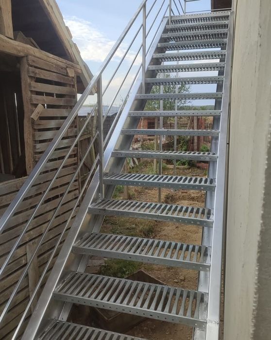 Scari metalice galvanizate