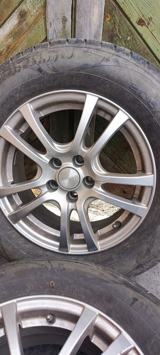 Продам комплект шины с дисками