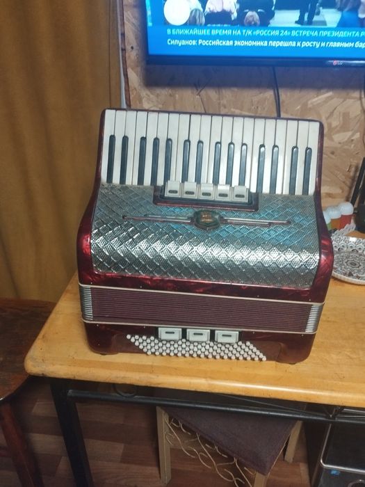 Продам акордион valtmaster