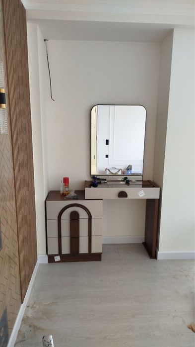 Шкаф ва тримо срочно янги