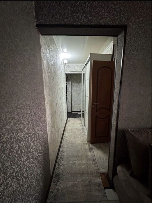Продам квартиру 11 мрк 101 серия