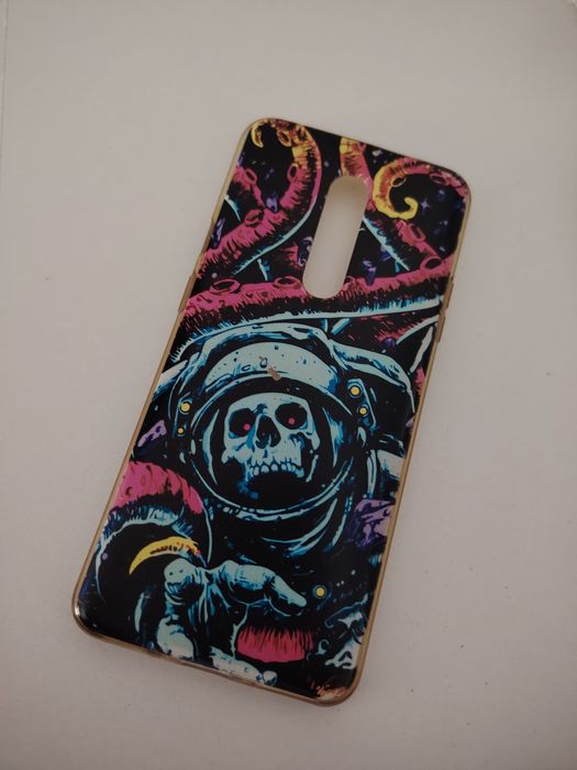 чехол на телефон