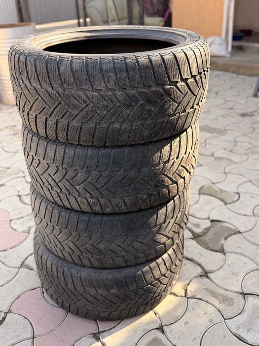 Зимный 295/40/20