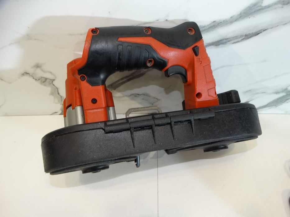Milwaukee M12 BS - Лентов трион / банциг