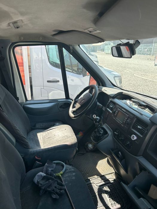 Închiriez duba autoutilitara pentru transport marfă