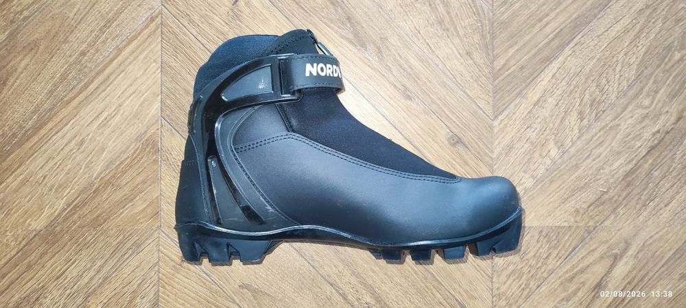 Лыжные ботинки 41р.