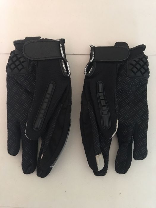 Мото ръкавици с карбонов протектор и тачскрин