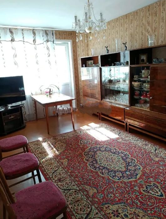 3х комнатная, средний этаж, район Азии