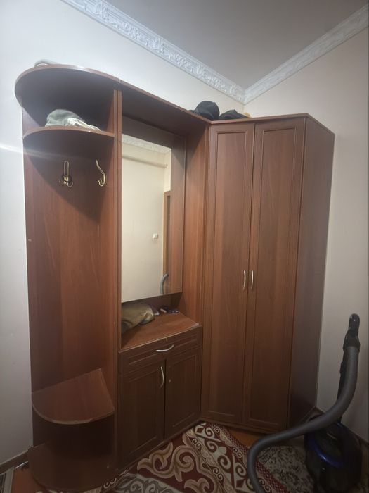 Продается шкаф для прихожей