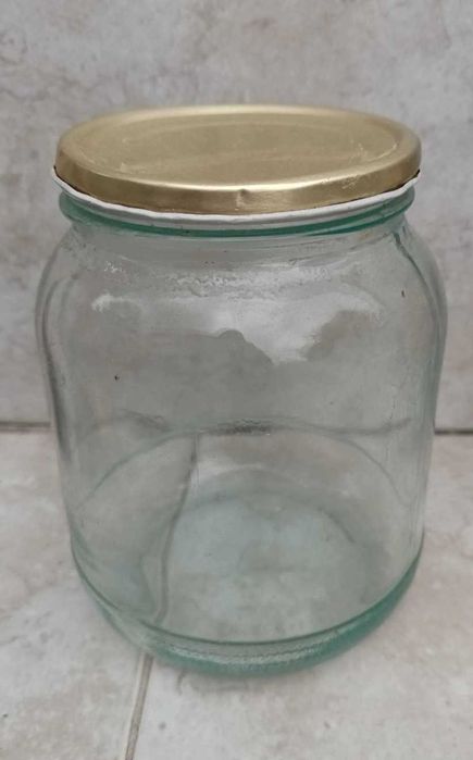 Продавам буркани тип Омния