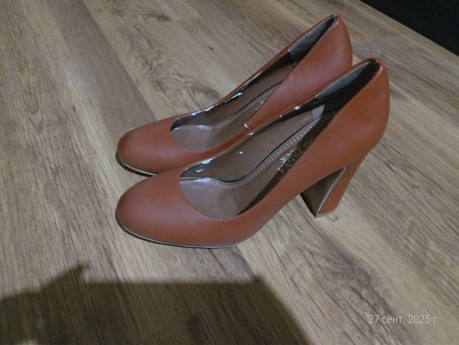 Туфли на высоком каблуке