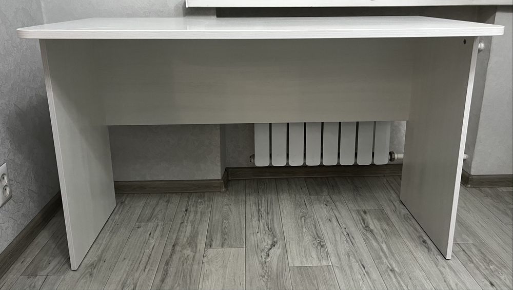 Продам стол, удобен для школьников