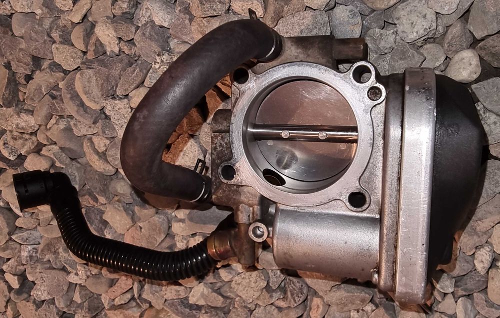 Дроссельная заслонка f18d4