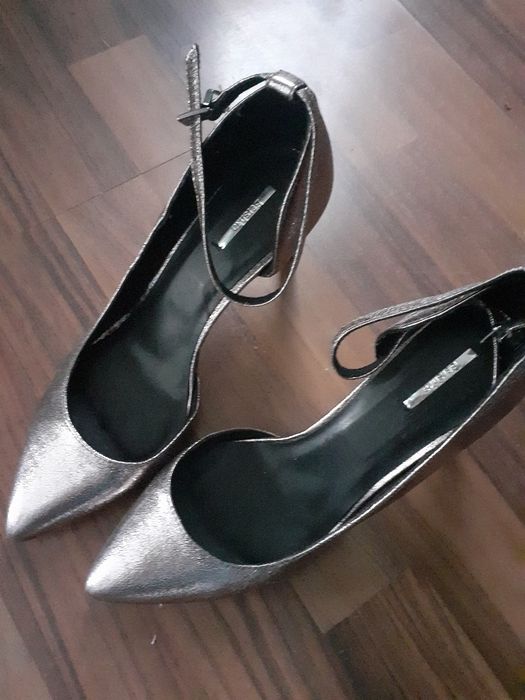 Pantofi bershka 38