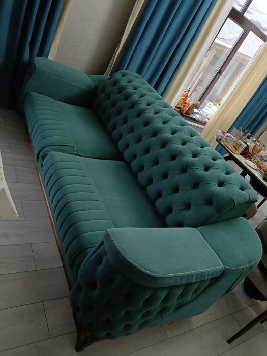 Продается диван и 2 кресла