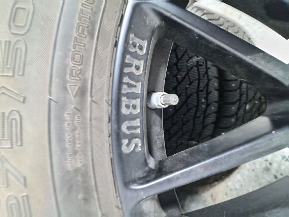 *Зимние шины с шипами + диски Brabus*