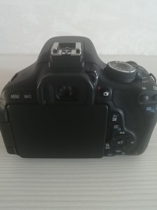 Продам фотоаппарат CANON EOS 600 D