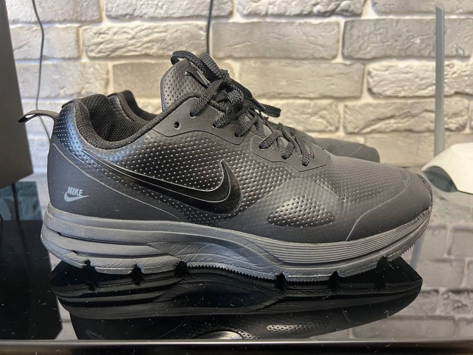 Осенние кроссовки Nike