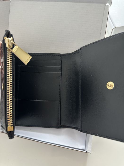 Дамски портмонета FURLA. Различни видове