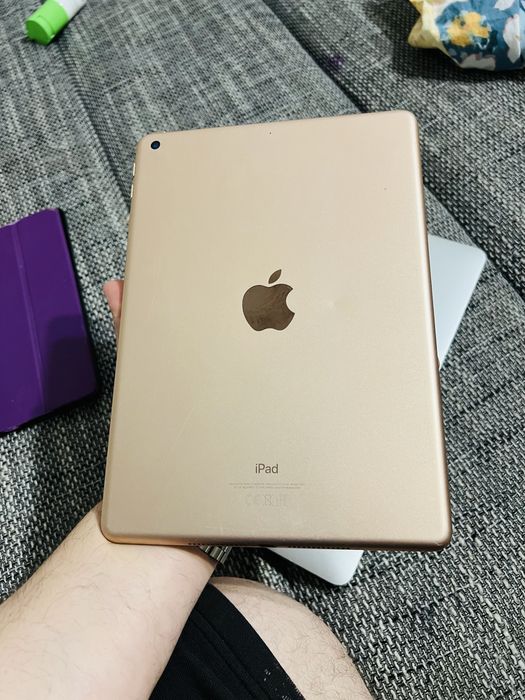 iPad 6 (2018) – Gold – 32 GB + Husă