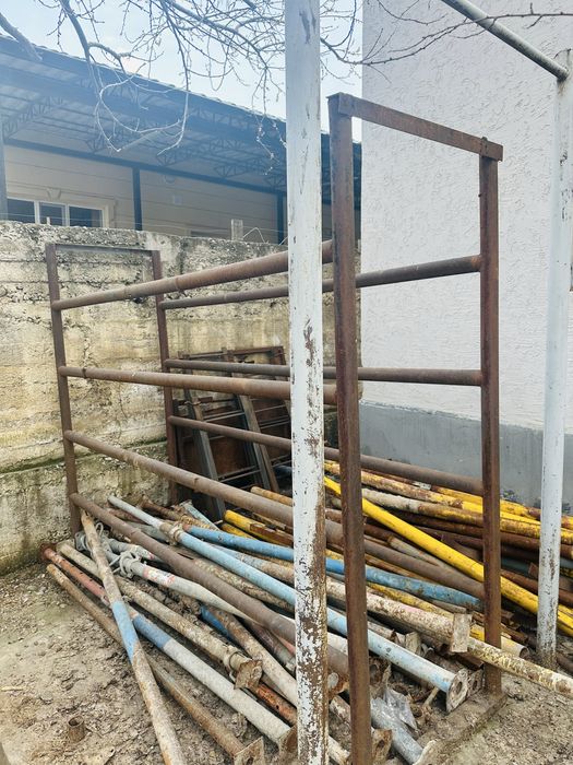 Раскол (станок) для лошадей.