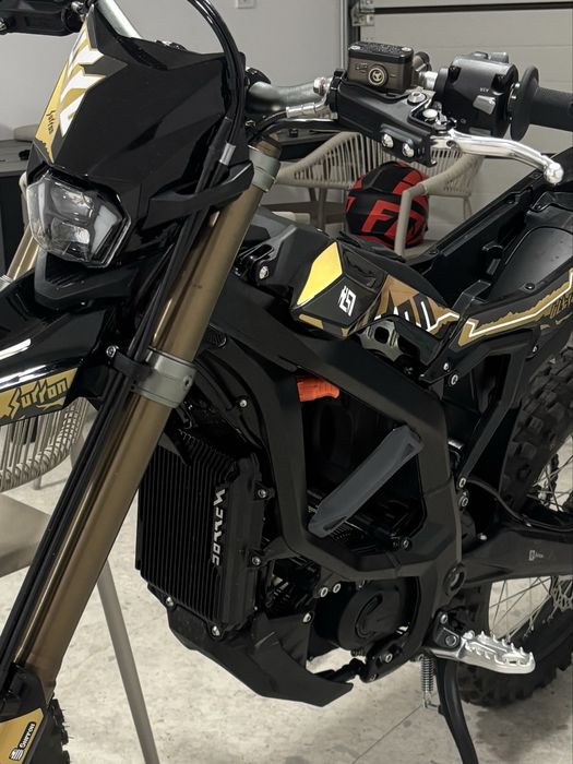 Surron ultra bee 2025       21KWH    Със  oДДС