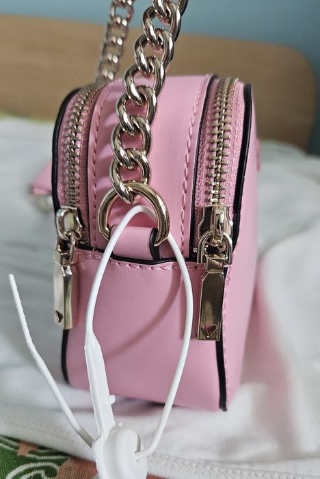 Розова чанта Guess