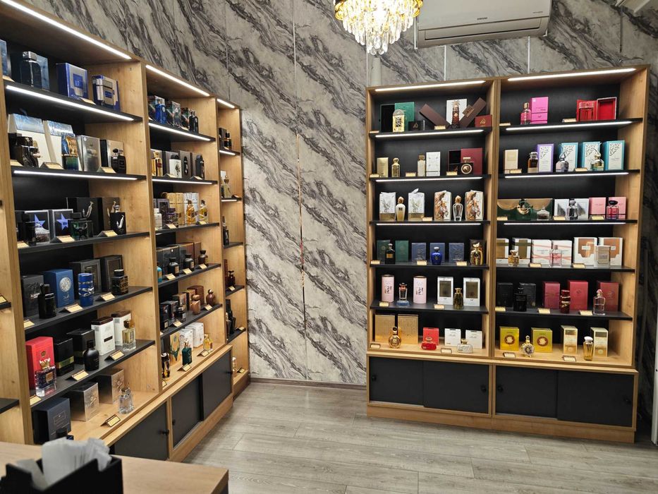 Стелажи и каса за магазин