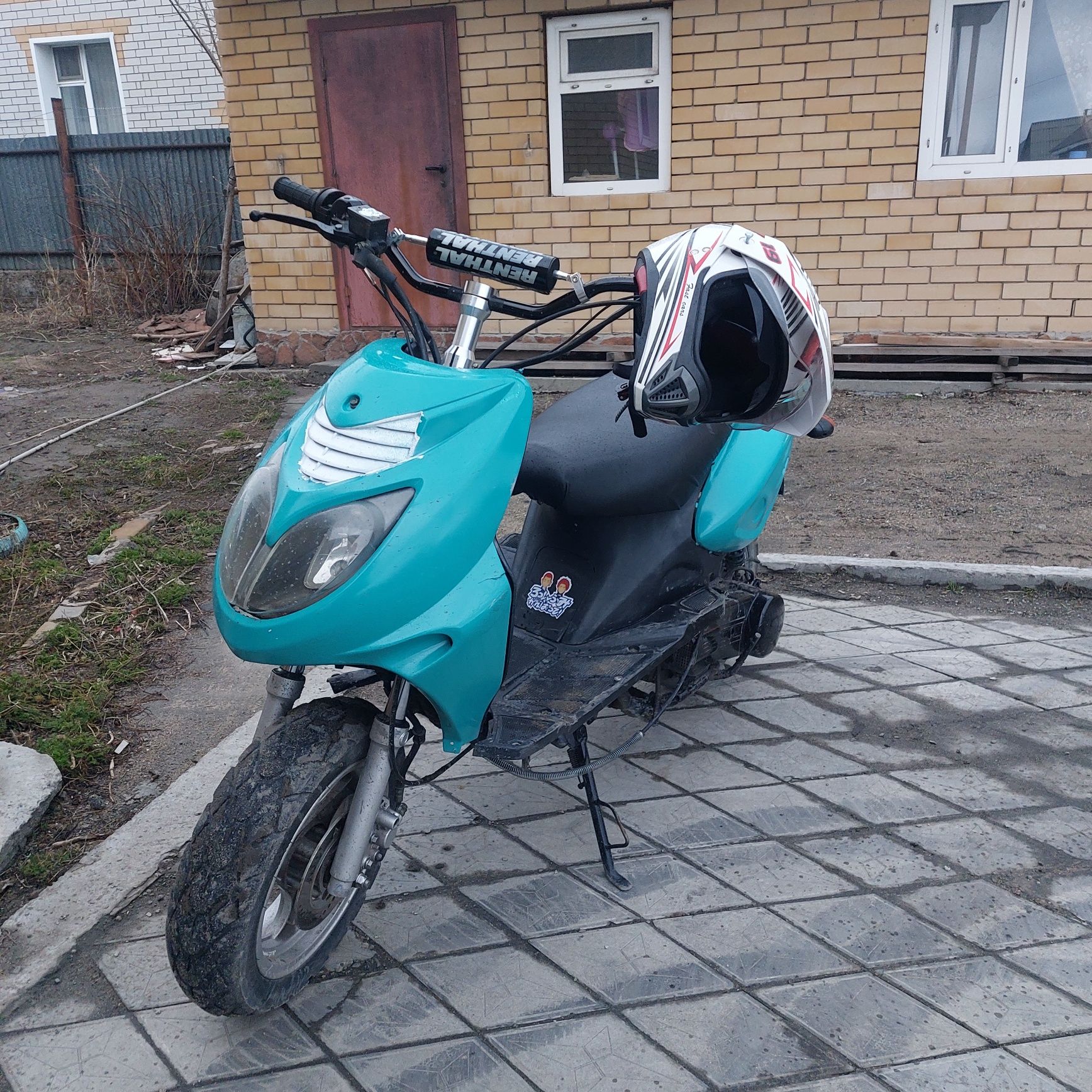 Стоковые фотографии по запросу Stunt scooter