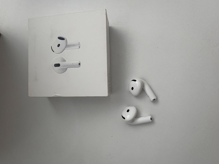 Airpods 4 (правое+левое ухо)