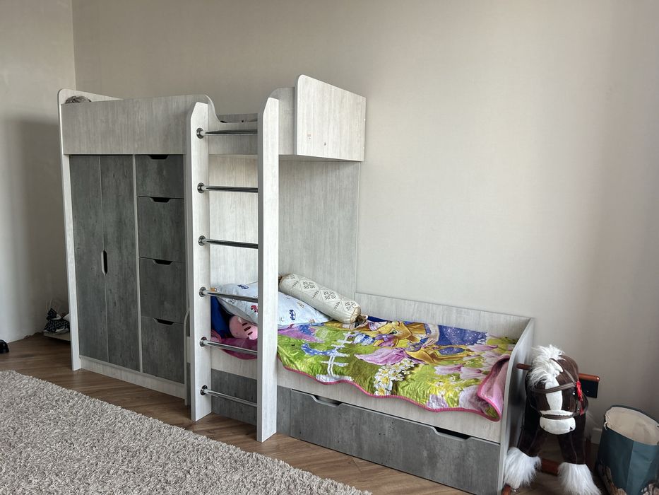 Кровать двухъярусная