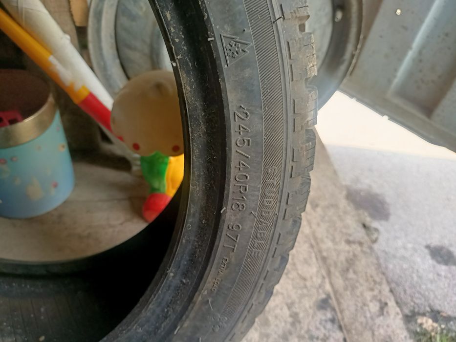 Продам шины,резина 1 штука с диском