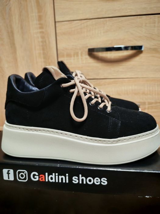 Сникърси/  дамски обувки / 41  номер Galdini НОВИ