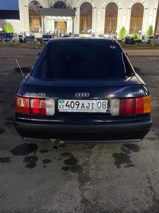 Срочно!! Продам машину audi 80 B3