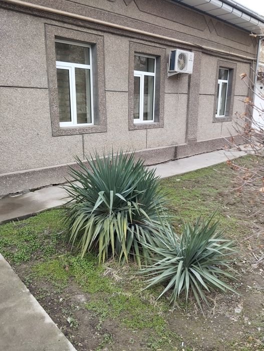 Продается дом в Яшнобадском р-не 4 сотки земли.