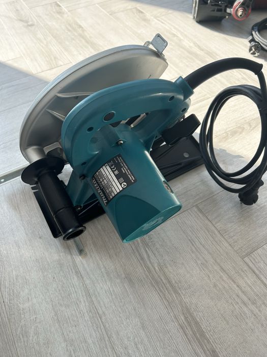 Makita N5900B circular de mana
