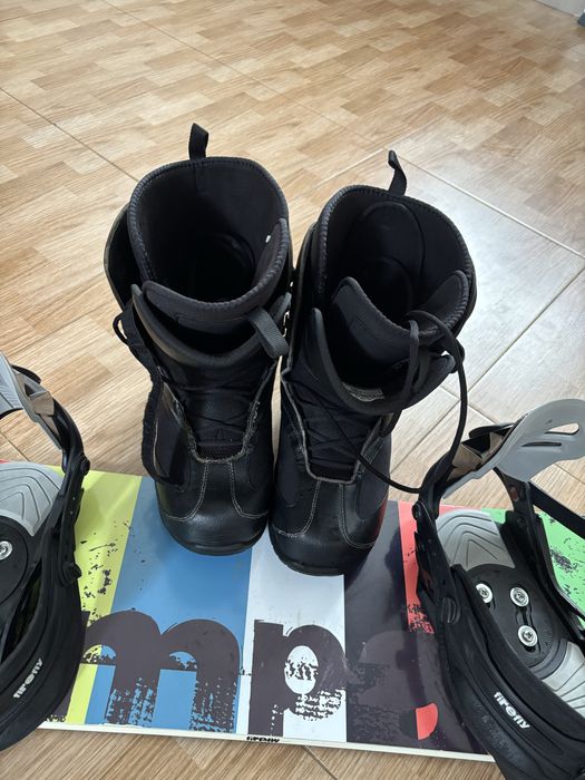 Snowboard Firefly Rampage 158 cm + legaturi + boots