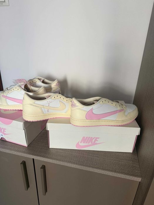 Travis Scott x Air Jordan 1 “Shy Pink”