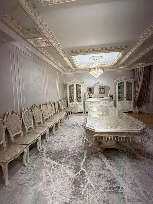 Сервант Камод, Стол, стулья