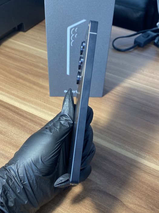 Samsung Galaxy s25 ultra • 256 GB • Titanium Jetblack