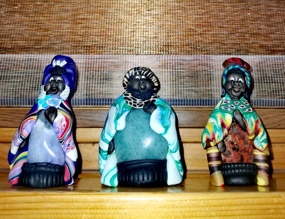 Антикварни колекционерски фигурки от полускъпоценен камък и глина 3 бр