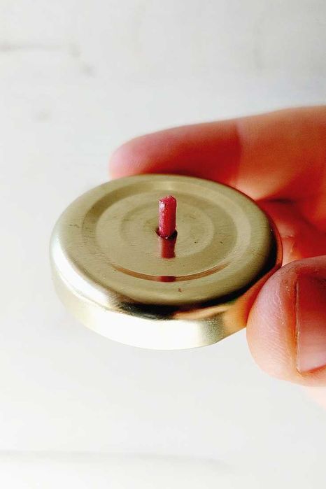 Pluta mare cu fitilele pentru candelă