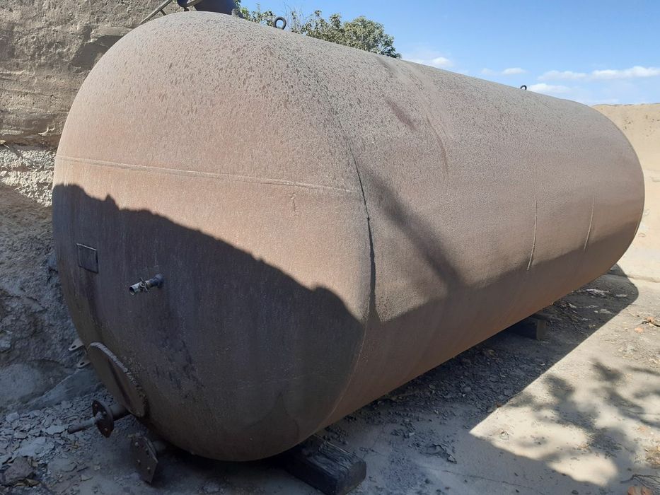 ЁМКОСТЬ цистерна бочка.